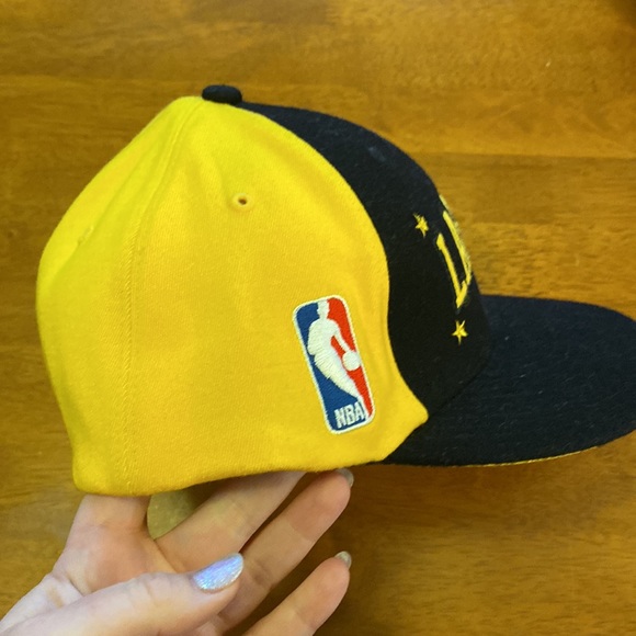 LA Lakers Cap Black Yellow Vintage NBA Nike EUC XL - Picture 2 of 8